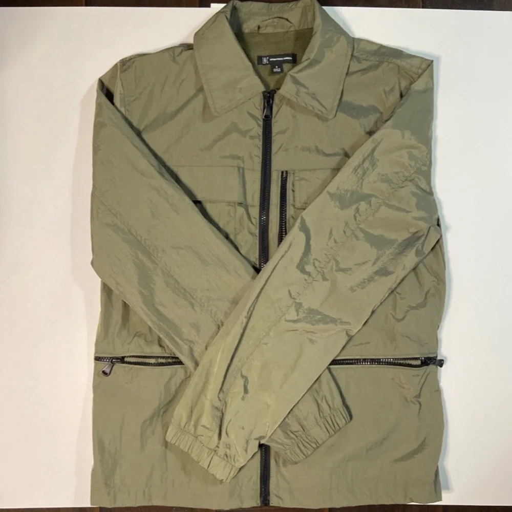 Green Collar Windbreaker Zipper Jacket - Picture 2 of 3